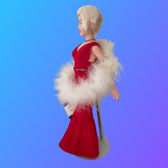 Marilyn Monroe doll. - Picture 2 of 2